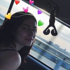 Meet your Posher, Gabriella